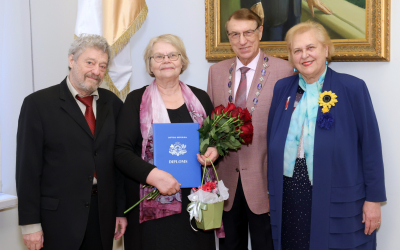 Diploma saņemšanas brīdī